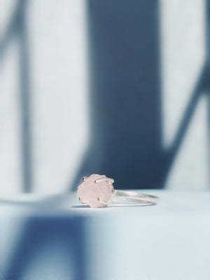 CLEMENTIA - Raw Rose Quartz Gemstone Ring