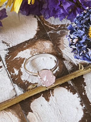 CLEMENTIA - Raw Rose Quartz Gemstone Ring