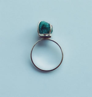OLWEN - Raw Emerald Gemstone Ring