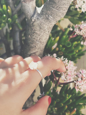 GLETI - Raw Rainbow Moonstone Ring