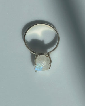 GLETI - Raw Rainbow Moonstone Ring