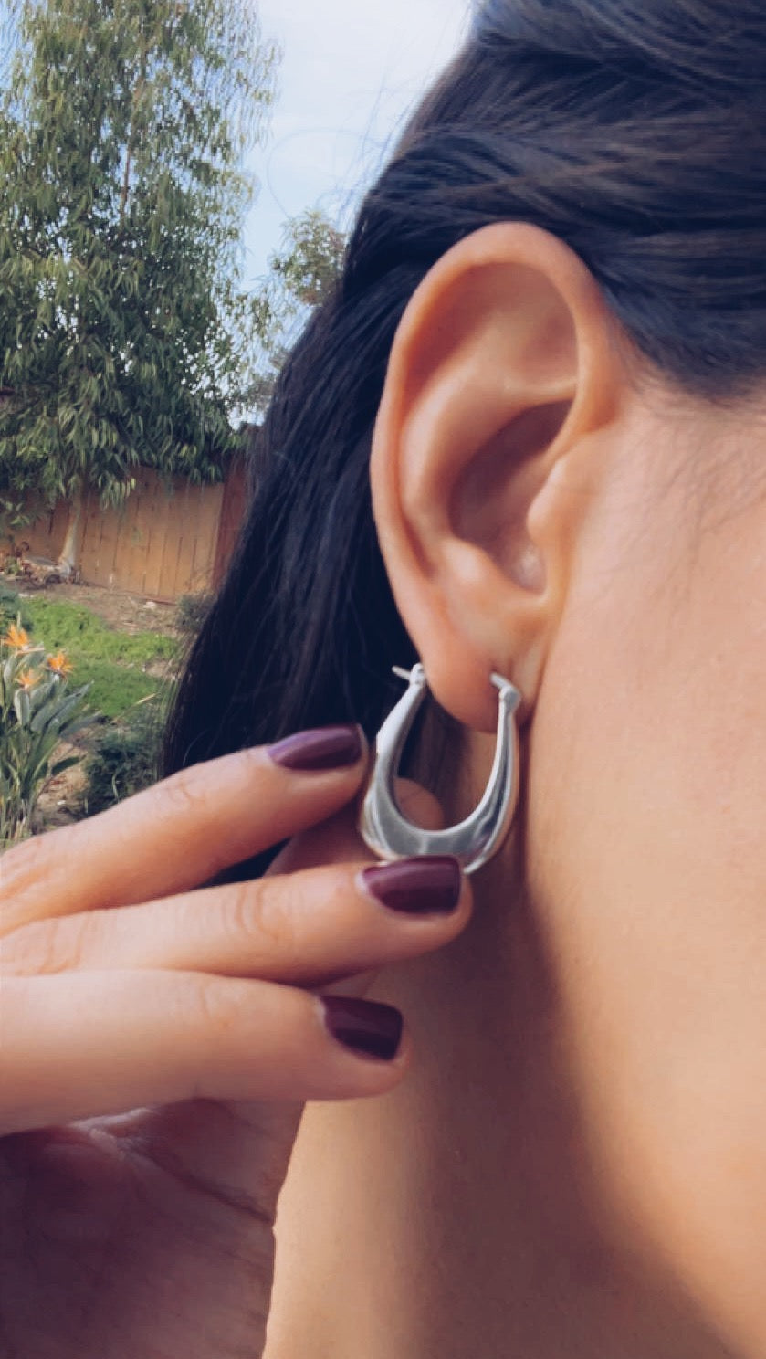 ARTIO Sterling Silver Oval Hoop Earrings