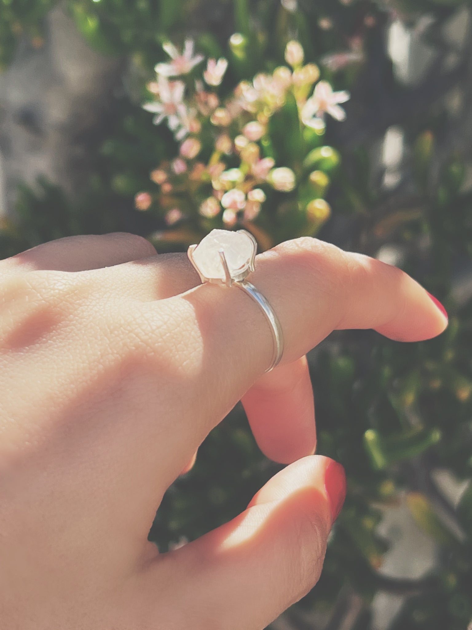 GLETI - Raw Rainbow Moonstone Ring