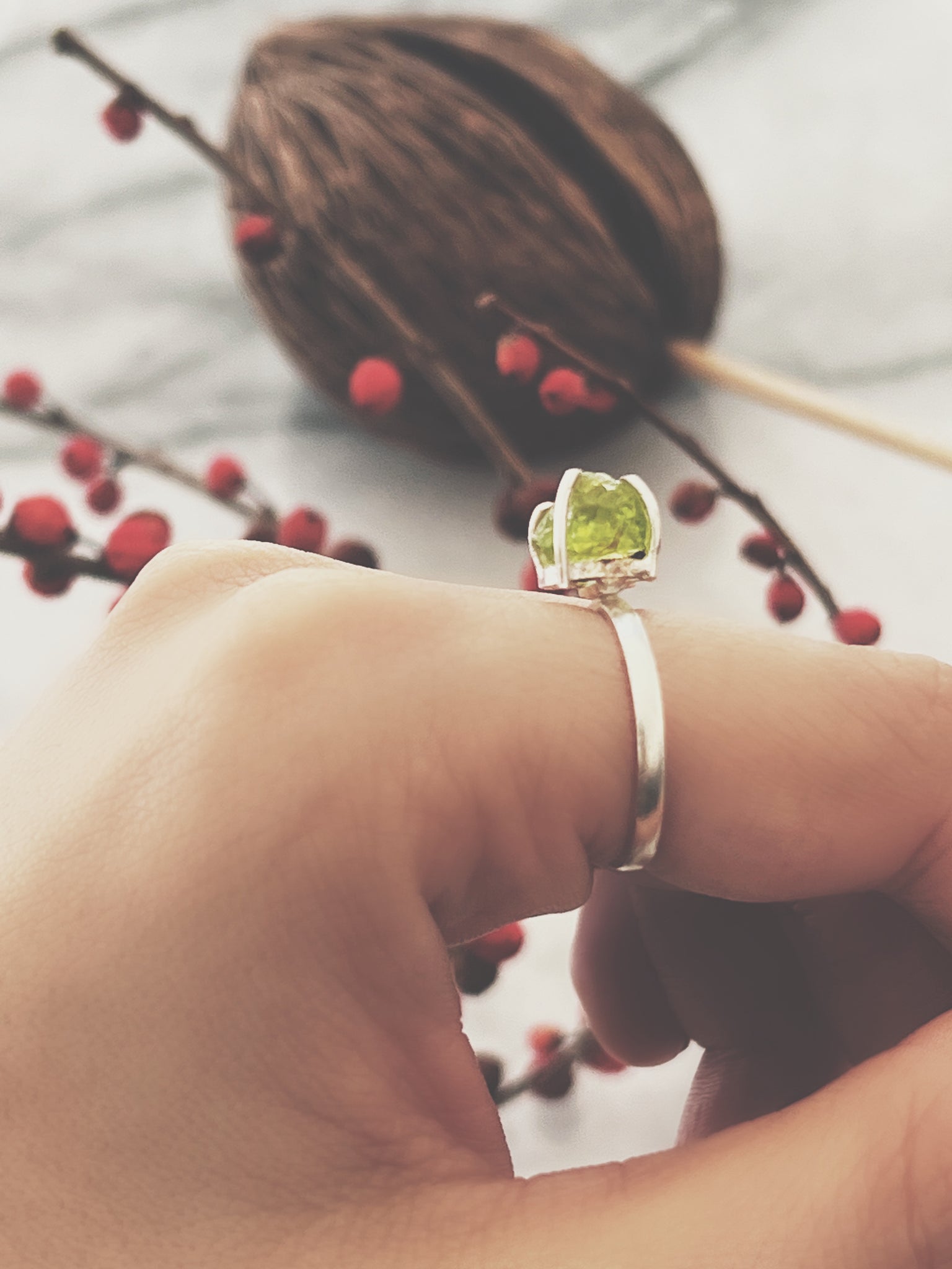 AYAO - Raw Peridot Gemstone Ring