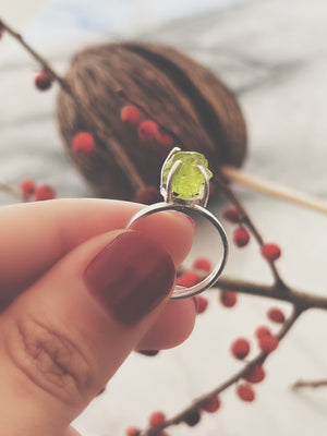 AYAO - Raw Peridot Gemstone Ring