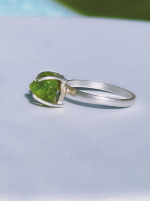 AYAO - Raw Peridot Gemstone Ring